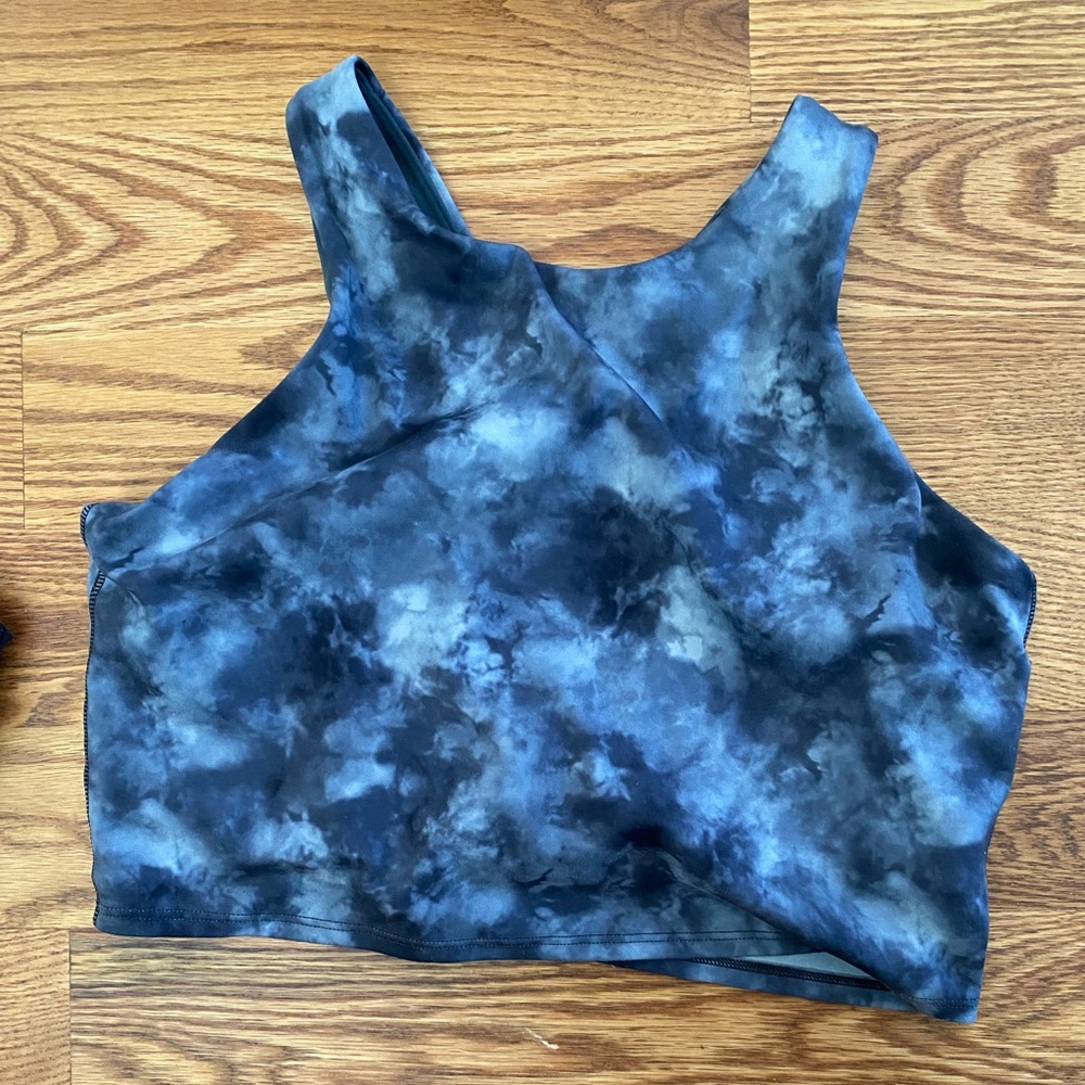 Athleta Conscious Crop D/DD - Black and Grey